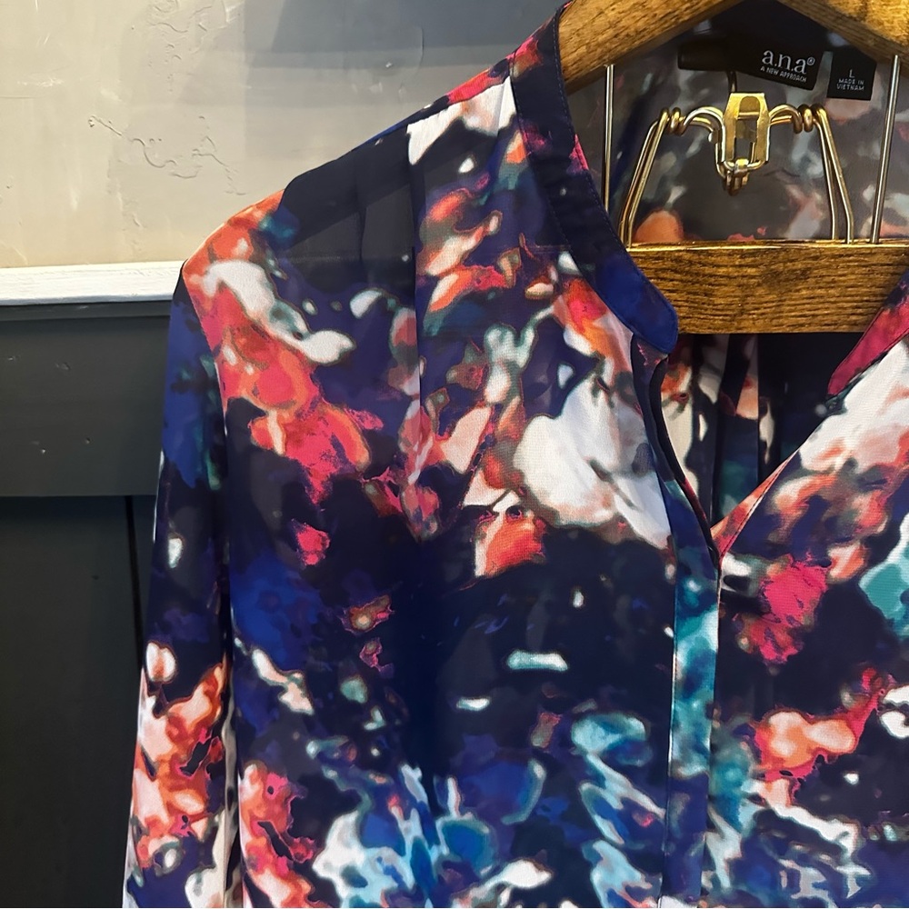 A.N.A. Multi Color Abstract Tunic Blouse Size Large - Picture 9 of 13